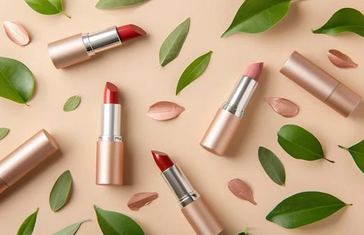 10 Bahan Alami Pengganti Lipstik untuk Bibir Sehat 10 Bahan Alami Pengganti Lipstik untuk Bibir Sehat