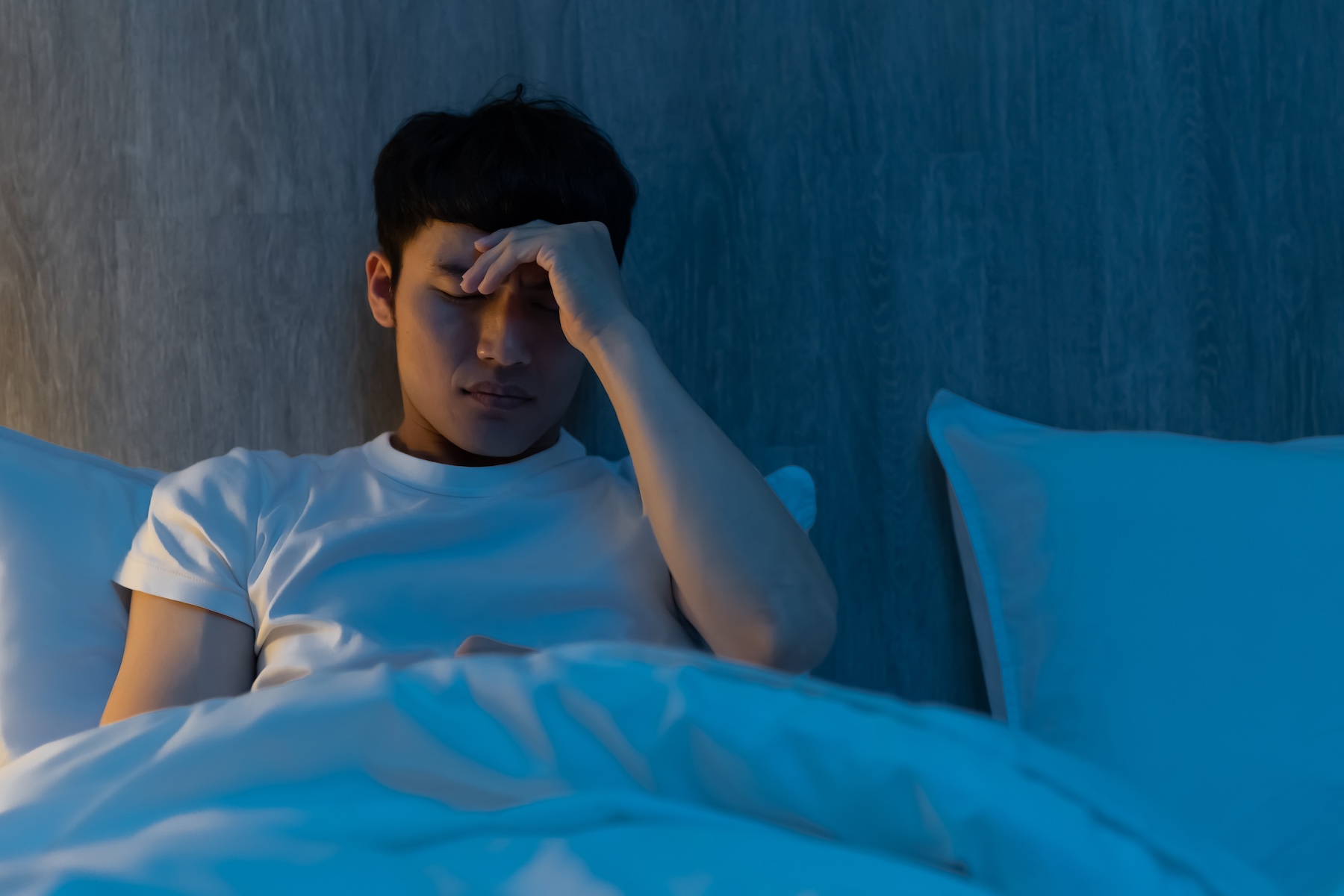 10 Cara Menenangkan Diri Saat Kecemasan Datang di Malam Hari
